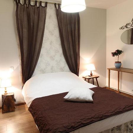 Bed and Breakfast Le Domaine De Bellevue Tanzac Екстер'єр фото