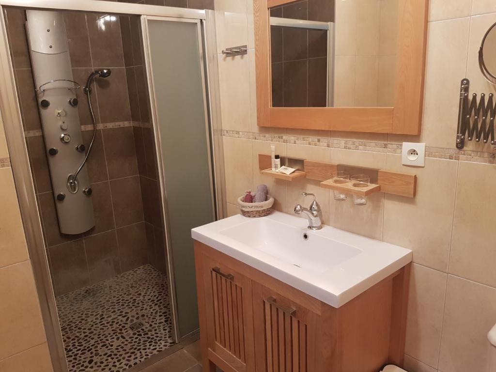 Bed and Breakfast Le Domaine De Bellevue Tanzac Екстер'єр фото