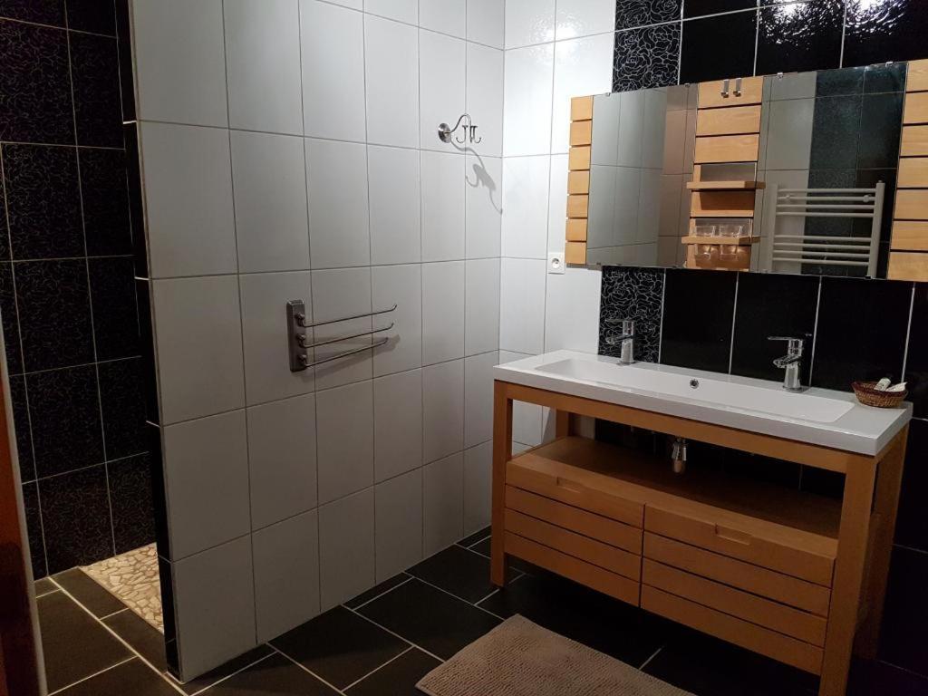 Bed and Breakfast Le Domaine De Bellevue Tanzac Екстер'єр фото