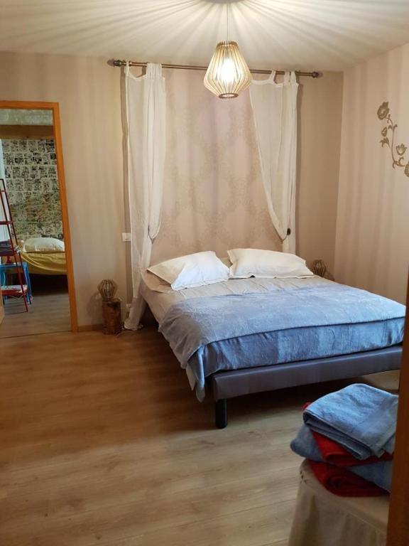Bed and Breakfast Le Domaine De Bellevue Tanzac Екстер'єр фото