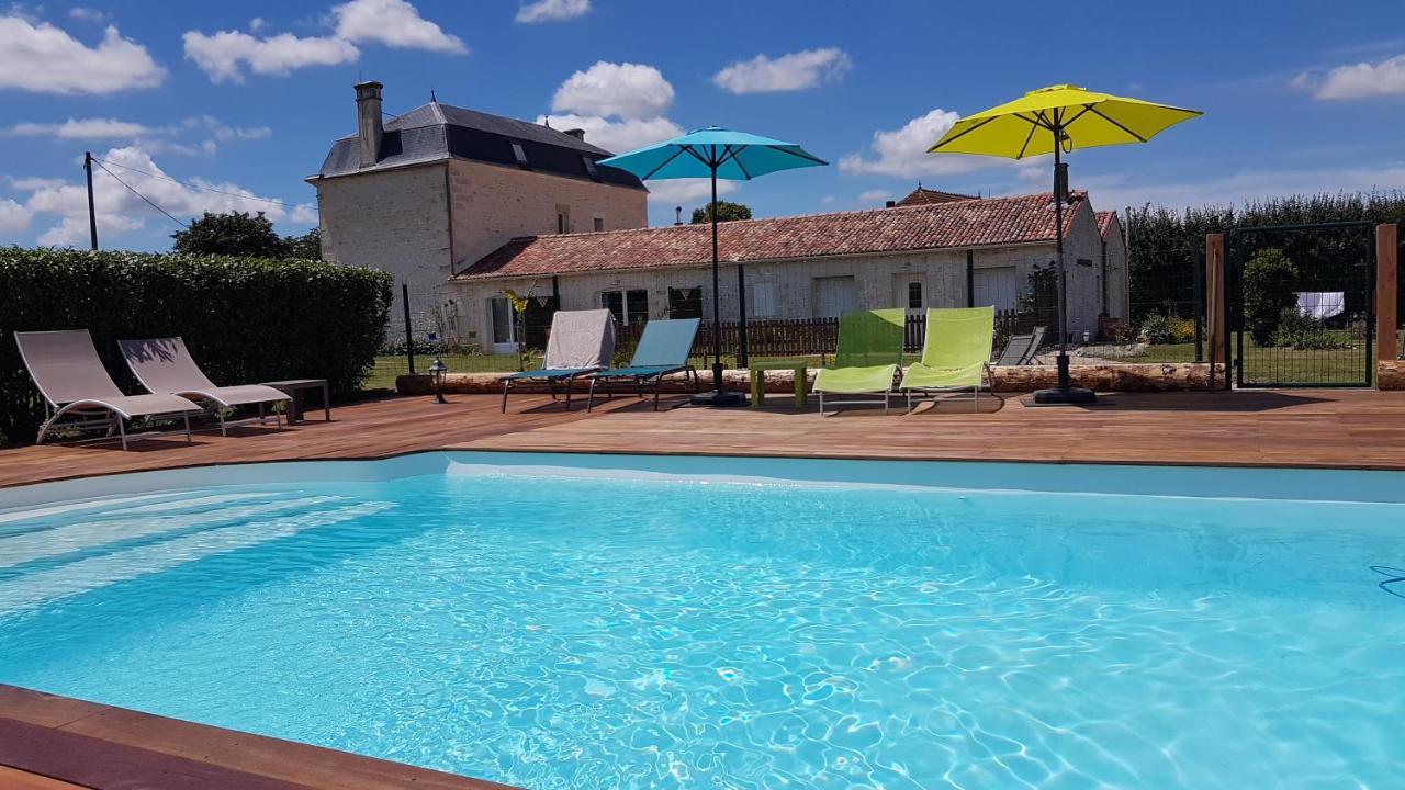 Bed and Breakfast Le Domaine De Bellevue Tanzac Екстер'єр фото