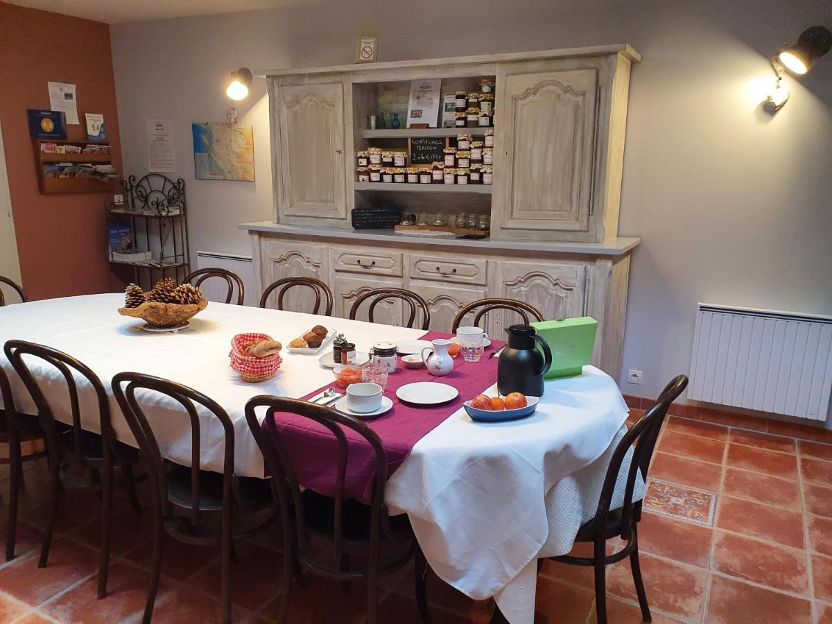 Bed and Breakfast Le Domaine De Bellevue Tanzac Екстер'єр фото