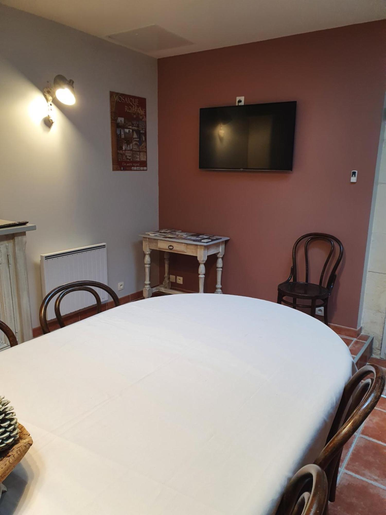 Bed and Breakfast Le Domaine De Bellevue Tanzac Екстер'єр фото